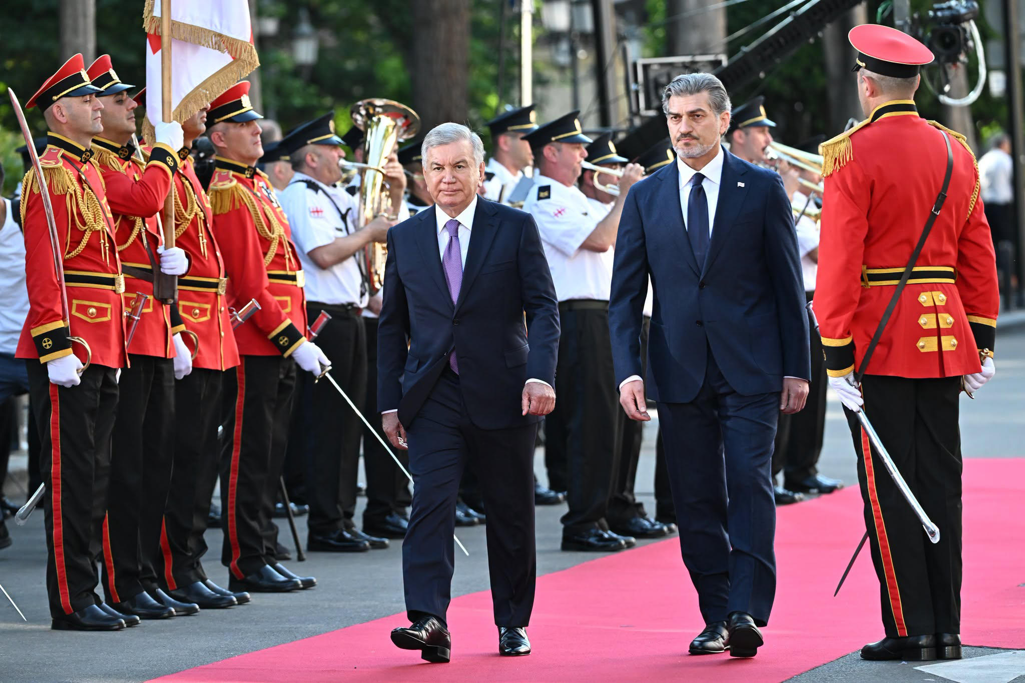 საქართველოს პრეზიდენტის სასახლეში  უზბეკეთის პრეზიდენტის, შავკატ მირზიოევის დახვედრის ოფიციალური ცერემონია გაიმართა