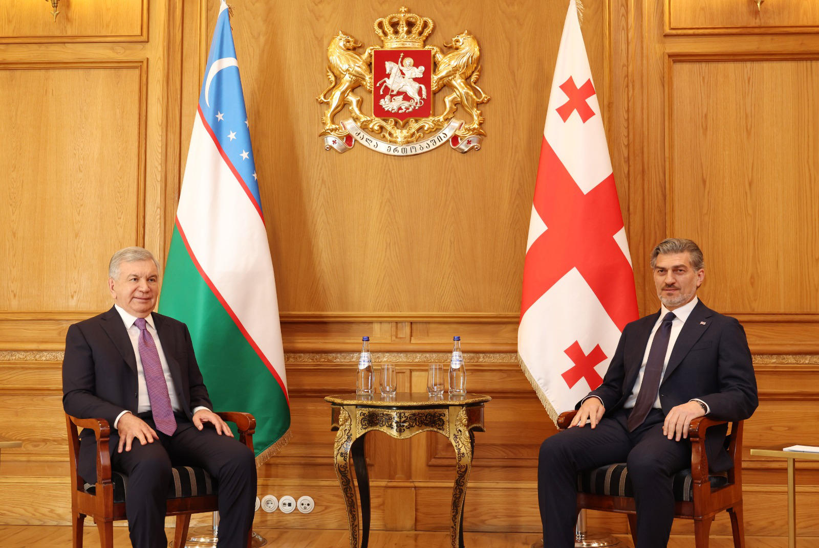 მიხეილ ყაველაშვილმა უზბეკეთის პრეზიდენტთან, შავკატ მირზიოევთან პირისპირ შეხვედრა გამართა და ოქროს საწმისის ორდენი გადასცა