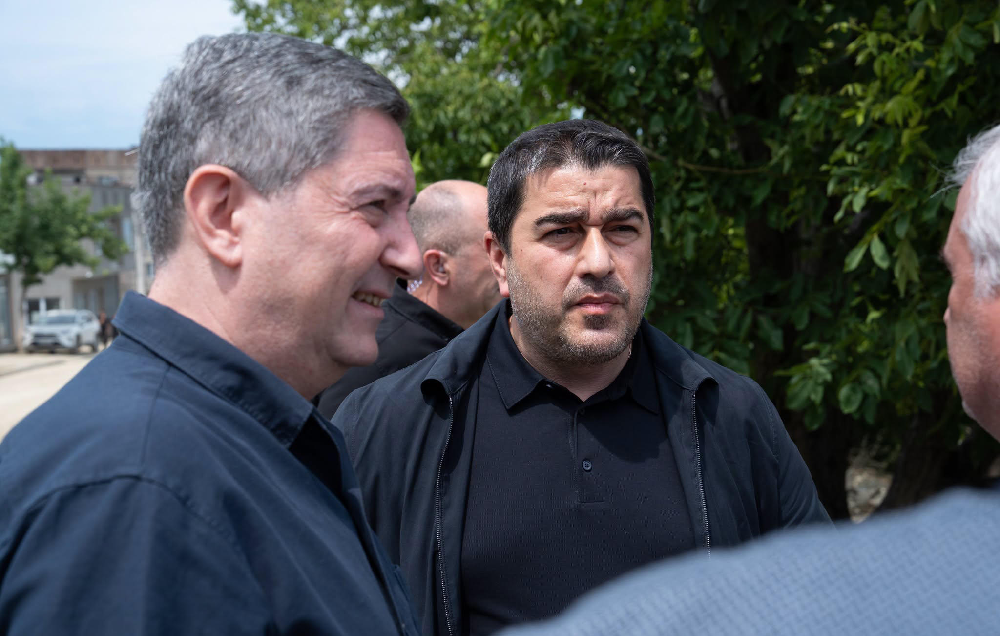 შალვა პაპუაშვილი - თელავში, ღვარცოფდამცველი ნაგებობები იყო მწყობრში და მწყობრში რომ იყო, ამიტომაც შეძლო ძირითადი მასის შეკავება, რაც შეეხება იმას, იყო თუ არა უკანონო მშენებლობა და რა კავშირი აქვს ამას სტიქიასთან, ეს იქნება შესწავლილი