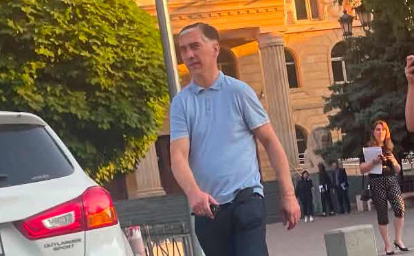 სასამართლომ იოსებ სიგუასა და მისი ყოფილი მეუღლის დავასთან დაკავშირებული პროცესი დახურა - სასამართლო დღეს პოლიციის ყოფილი მაღალჩინოსნისთვის შემაკავებელი ორდერის გაუქმებაზე იმსჯელებს