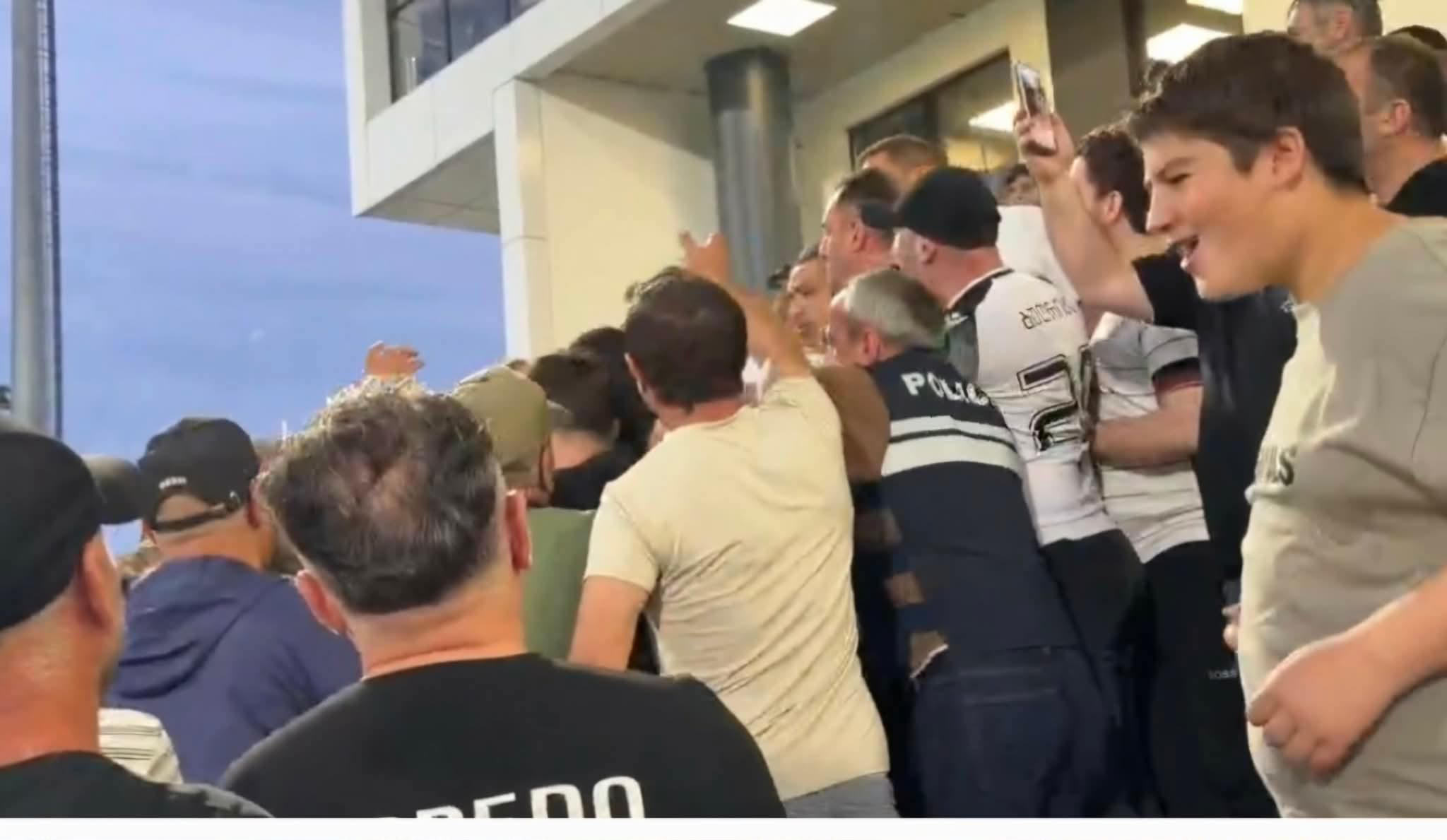 ქუთაისში, ,,ტორპედოს” ადმინისტრაციის წევრებსა და გულშემატკივრებს შორის სიტყვიერი და ფიზიკური დაპირისპირება მოხდა - ქომაგები კლუბის მთავარი მწვრთნელის გადადგომას ითხოვენ