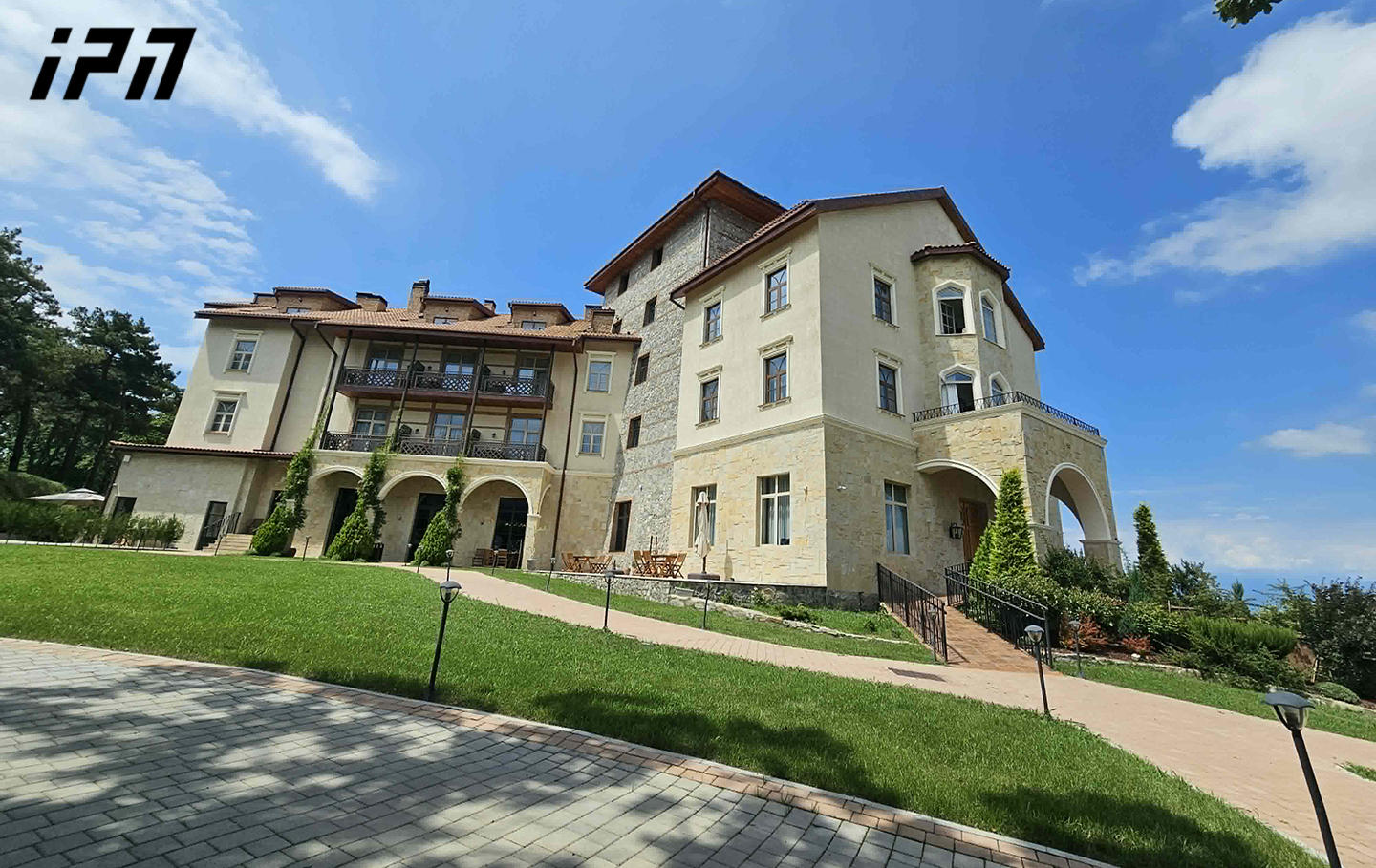 სასტუმრო Agarani Estate-ის ადვოკატი - ვადასტურებთ, რომ მზად ვართ, გიორგი ჭიღლაძისთვის შეფარდებული გირაო გადავიხადოთ - საგამოძიებო ორგანოს წარმომადგენლები იყვნენ მოსულები, ჩაატარეს ჩხრეკა და მტკიცებულებები ამოიღეს