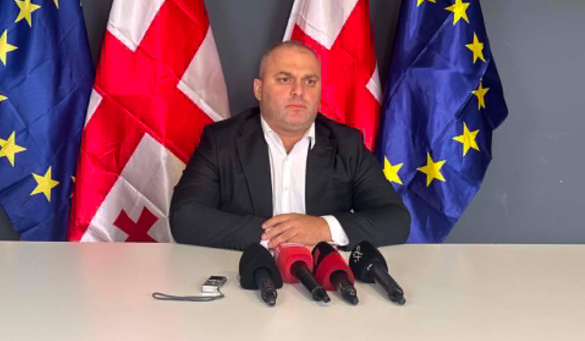„კოალიცია ცვლილებისთვის“ და „სტრატეგია აღმაშენებელი“ ემიგრანტებისთვის ხმის მიცემის უფლების დასაბრუნებლად საკონსტიტუციო სარჩელის მოსამზადებლად კამპანიას - „ემიგრანტის ხმა“ იწყებს