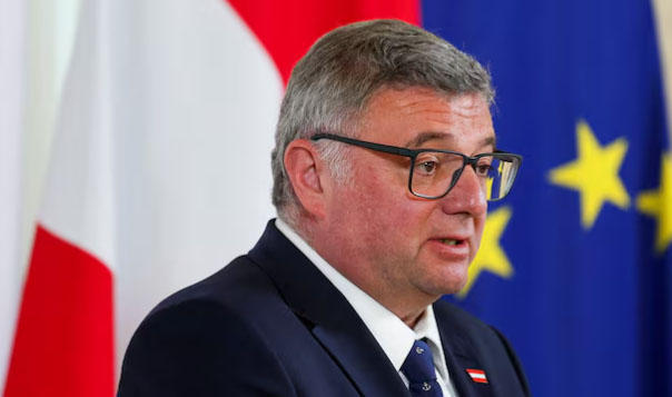 Reuters  - ავსტრიაში სანქციების გვერდის ავლის სქემა გამოავლინეს, რომლითაც რუსეთის სამხედრო ინდუსტრიის მომარაგება ხდებოდა