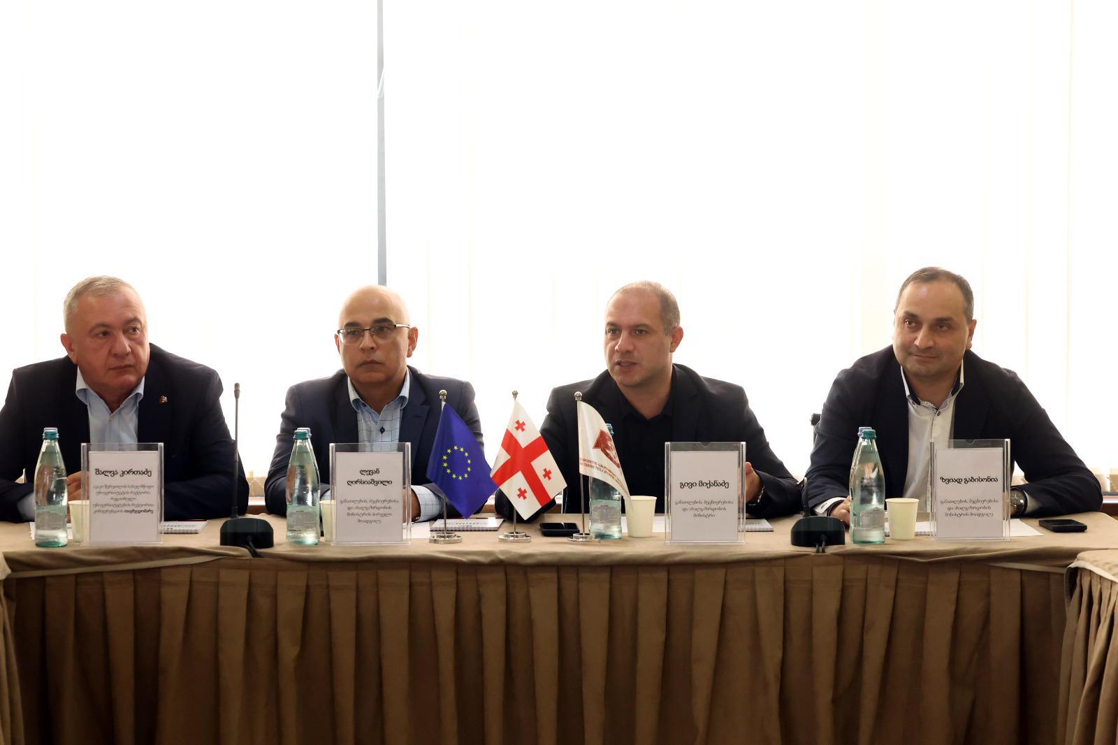 გივი მიქანაძის ხელმძღვანელობით ქუთაისში რეგიონული უნივერსიტეტების რექტორთა კონფერენციის სხდომა გაიმართა