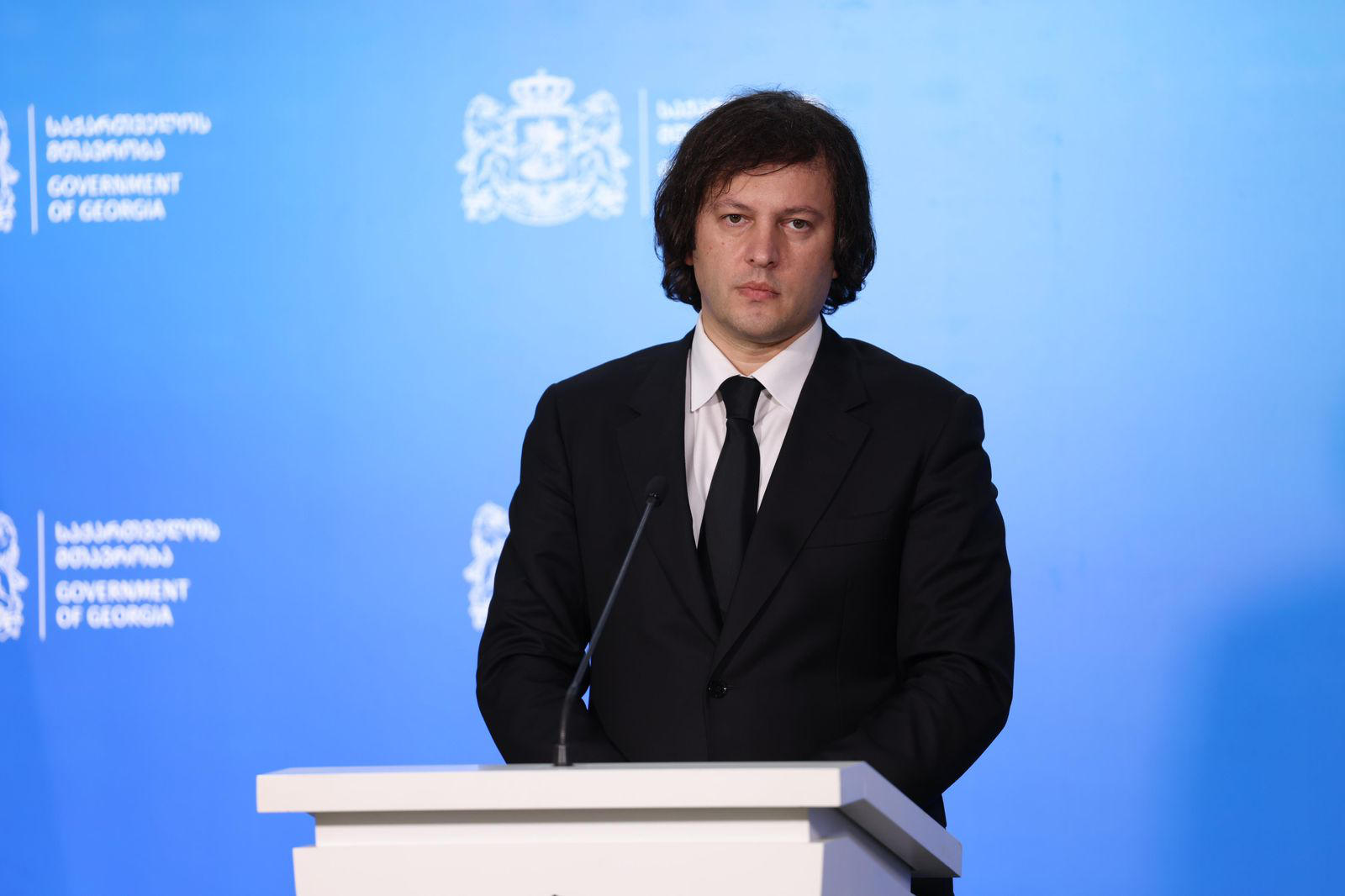 პრემიერი აგვისტოს ომზე - სააკაშვილის ეს ავანტიურა იყო „დიპ სტეიტის“ პირდაპირი დავალება, რომლის მთავარი ხელწერაც საერთაშორისო დონეზე ქვეყნების დაპირისპირება და ერთმანეთთან ომში ჩაბმა, ქვეყნების შიგნით კი საზოგადოების რადიკალიზაცია და ერთმანეთს წაკიდებაა