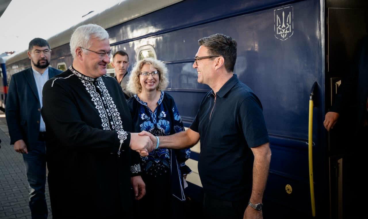 კიევში დიდი ბრიტანეთის, ესტონეთის, ლუქსემბურგისა და მოლდოვის სახელმწიფო მეთაურები და ევროპული საბჭოს პრეზიდენტი ჩავიდნენ