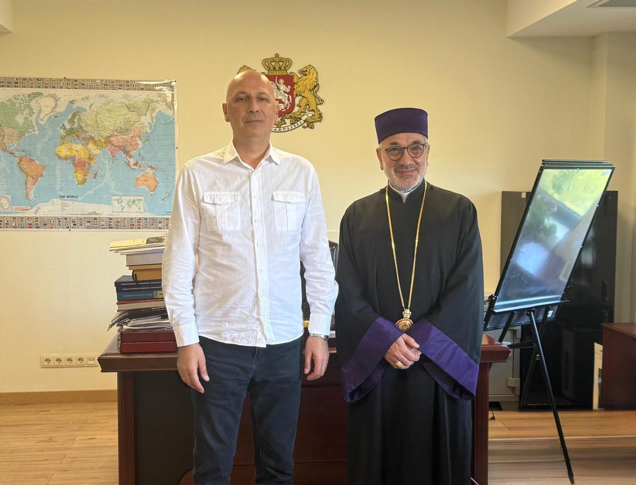 ზაზა ვაშაყმაძე აღმოსავლეთ ევროპის სომეხ კათოლიკეთა ორდინარიატის არქიეპისკოპოსს შეხვდა
