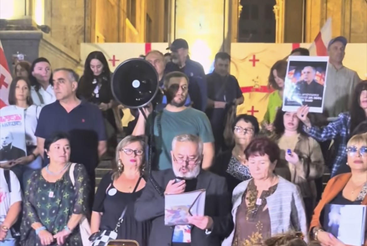 საპროტესტო აქციებში მონაწილე სამოქალაქო საზოგადოება ოპოზიციას განცხადებით მიმართავს, ,,ერთ ძლიერ ოპოზიციურ ძალად” ჩამოყალიბდნენ