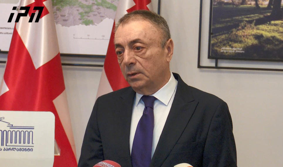 თენგიზ შარმანაშვილი - ყველა ადამიანს თავისი სტილი აქვს და თამაზ ბორაშვილი ალბათ განსხვავებულ რამეს შემოგვთავაზებს - ხშირ ცვლილებას არ მივესალმები, იმედია, ამ პროფესიონალისთვის უფრო მეტად იქნება სტაბილურობა დამახასიათებელი