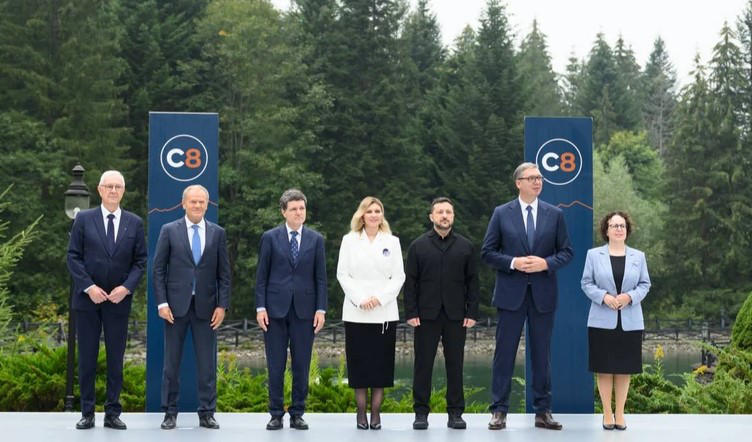 ვოლოდიმირ ზელენსკიმ თანამშრომლობის ახალი ფორმატის - „კარპატული რვიანის“ - შექმნის შესახებ განაცხადა