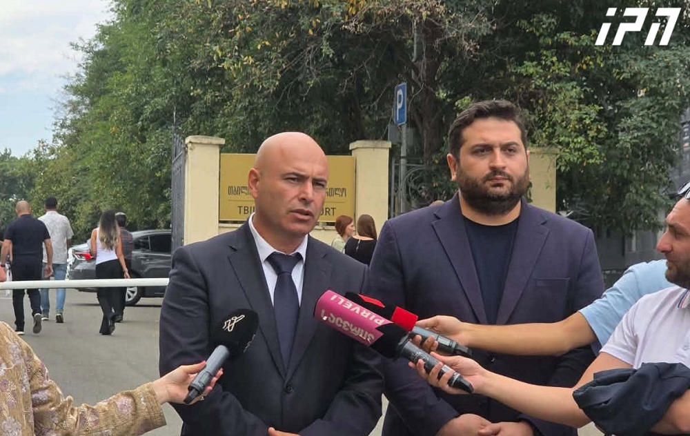 ალეკო ელისაშვილის ადვოკატები - სამ თვეზე მეტია, რაც სასამართლომ ე.წ. ძაღლების საქმე თაროზე შემოდო, რადგან მტკიცებულებები არ გააჩნიათ და „ოქროს მოწმეებად“ ჰყავთ მხოლოდ ძაღლები - ვთხოვთ სასამართლოს, თაროდან ჩამოიღოს ეს საქმე და დაიწყოს განხილვა!