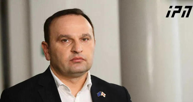 პაატა მანჯგალაძე საპროცესო შეთანხმებაზე - აქ ყოფნა მარტივი არ არის, ამიტომ არავის განსჯას არ ვაპირებ, თუმცა, ვთვლი, რომ მე უფლება არ მაქვს ასე მოვიქცე - მიყვარს თავისუფლება, მაგრამ ვერ მოვინანიებ სამშობლოს სიყვარულს და ვერც იმას, რაც პროკურატურამ დამაბრალა