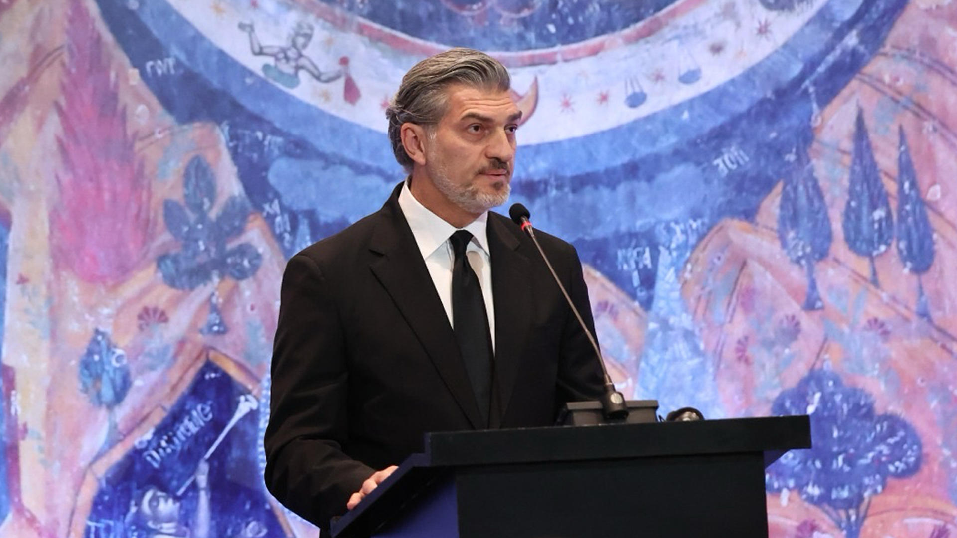 მიხეილ ყაველაშვილი - ჩვენს სახელმწიფოებრივ აზროვნებაში იკვრება 7 მარადიული ღირებულება: ღმერთი, სამშობლო, ადამიანი, მამული, ენა, სარწმუნოება და ოჯახი - როდესაც ხელოვნური ინტელექტის ეპოქა იდენტობის გაუფასურებას ცდილობს, ისინი ეგზისტენციალურ ფარად გვევლინება