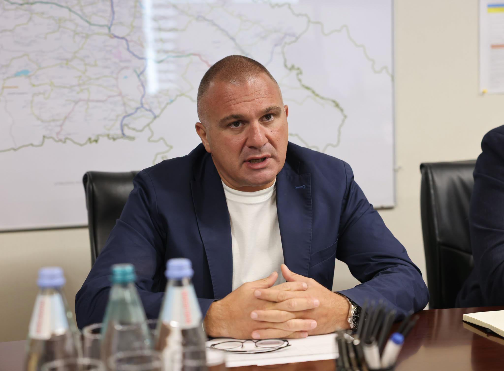 ინფრასტრუქტურის მინისტრის განცხადებით, სოფლებში, სადაც სკოლის რეაბილიტაცია იგეგმება, დროებითი მოდულური სკოლები მოეწყობა, რაც მოსწავლეებისთვის დისკომფორტის შემცირებას ემსახურება